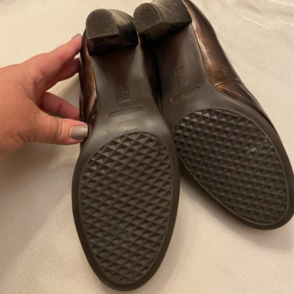 Brown/Bronze Patton Leather Pumps - Picture 3 of 3
